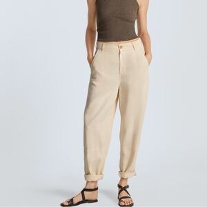 Everlane sz 10 Parchment Tan The TENCEL Relaxed Chino High rise tapered leg. New
